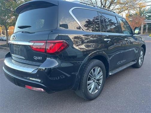 2024 INFINITI QX80 LUXE