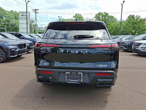 2025 INFINITI QX60 LUXE