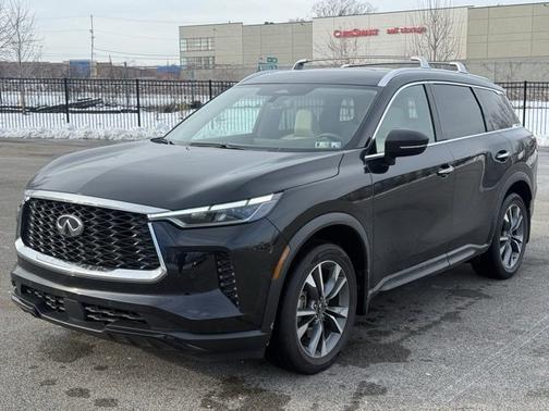 2023 INFINITI QX60 LUXE