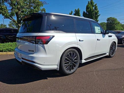 Radiant White/Black Obsidian 2026 INFINITI QX80 AUTOGRAPH AWD