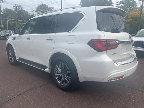 2024 INFINITI QX80 LUXE