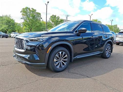 2025 INFINITI QX60 PURE