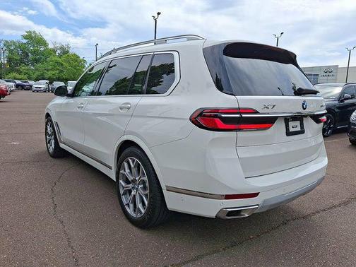 Alpine White 2024 BMW X7 xDrive40i
