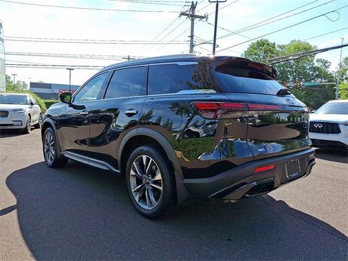 2025 INFINITI QX60 LUXE