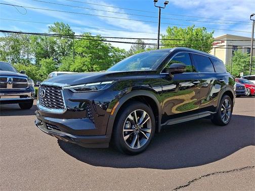 2025 INFINITI QX60 LUXE