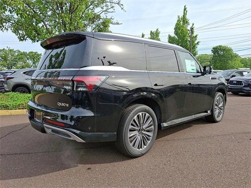 2025 INFINITI QX80 LUXE