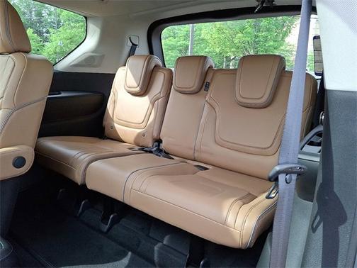 2025 INFINITI QX80 LUXE