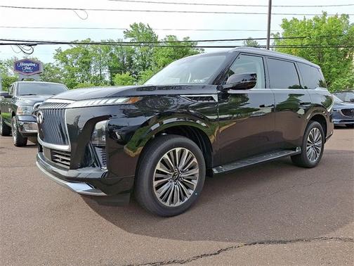 2025 INFINITI QX80 LUXE