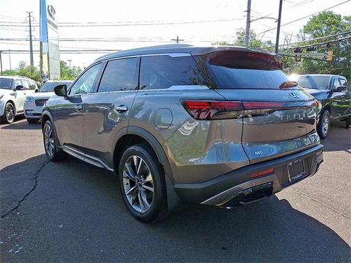 2025 INFINITI QX60 LUXE