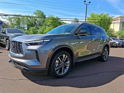 2025 INFINITI QX60 LUXE