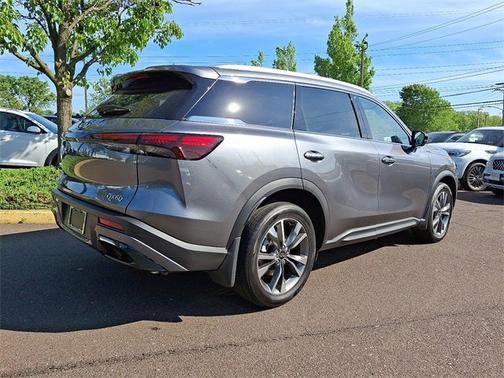 2025 INFINITI QX60 LUXE