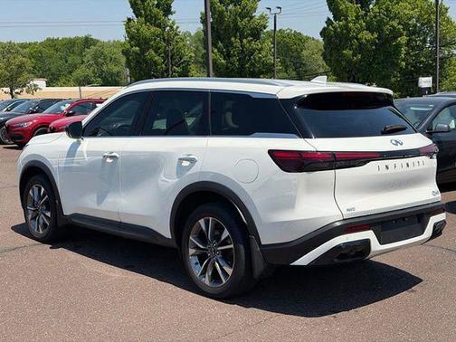 Majestic White 2024 INFINITI QX60 Luxe