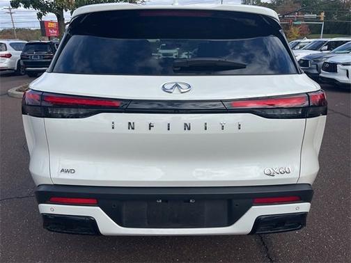 2024 INFINITI QX60 LUXE