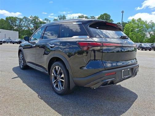 2025 INFINITI QX60 LUXE