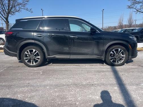 2025 INFINITI QX60 LUXE