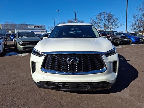 2025 INFINITI QX60 LUXE