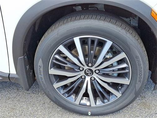 2025 INFINITI QX60 SENSORY