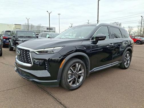 2023 INFINITI QX60 LUXE