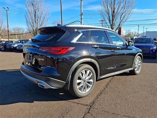 2022 INFINITI QX50 LUXE