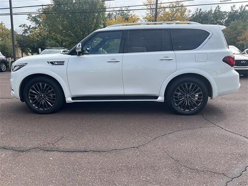2024 INFINITI QX80 SENSORY