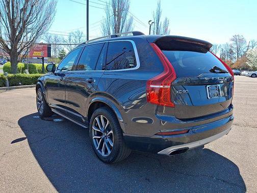 Gray Metallic 2017 Volvo XC90 T6 Momentum