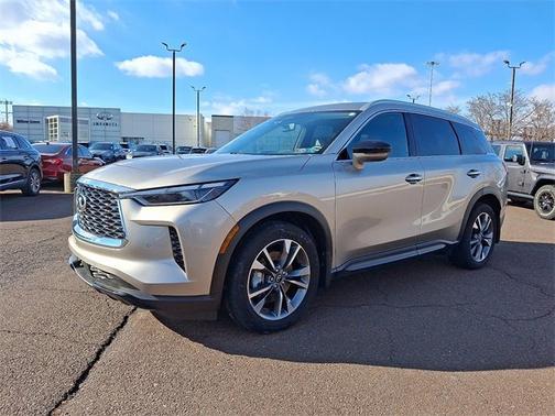 2025 INFINITI QX60 LUXE