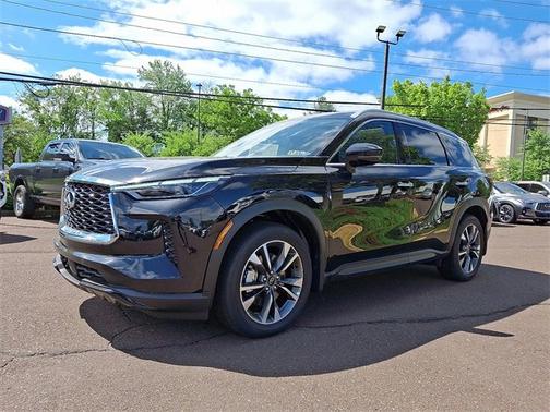 2025 INFINITI QX60 LUXE