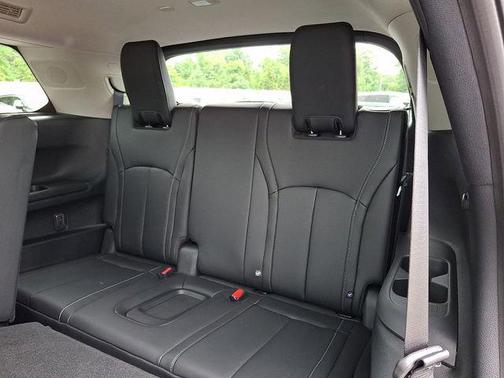 Radiant White 2027 INFINITI QX60 LUXE AWD