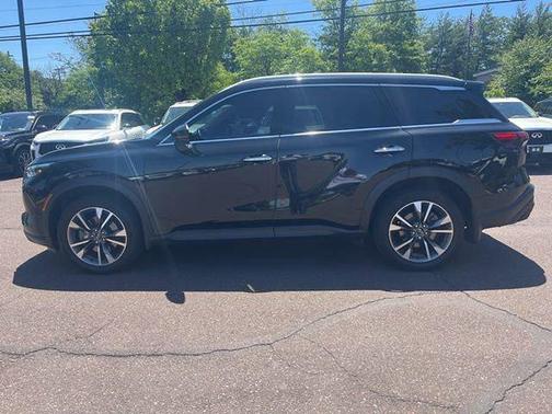 Mineral Black 2025 INFINITI QX60 Luxe