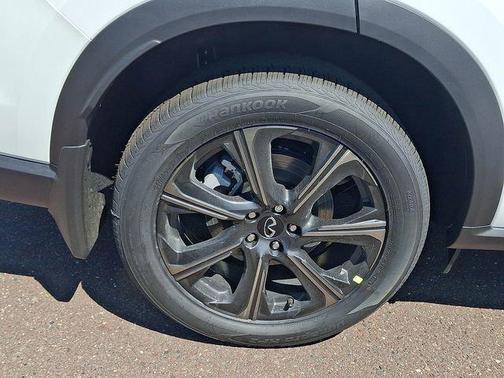 Radiant White/Black Obsidian 2027 INFINITI QX60 AUTOGRAPH