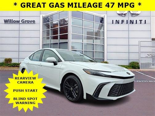 2025 Toyota Camry SE