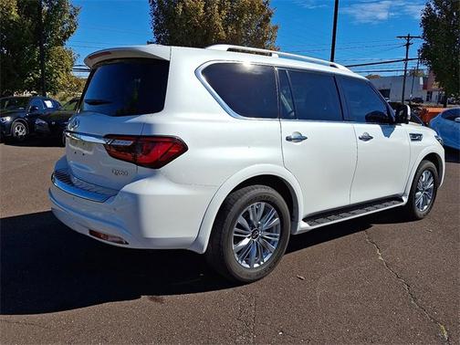 2024 INFINITI QX80 LUXE