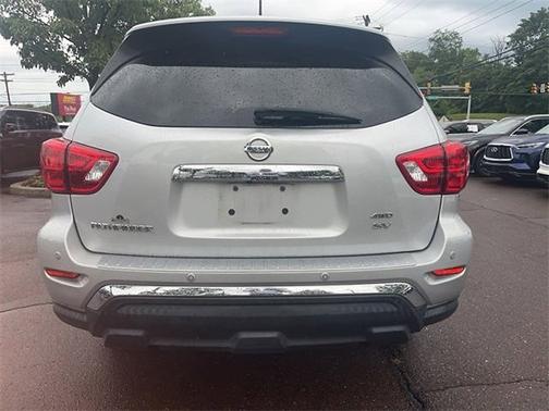 2018 Nissan Pathfinder SV