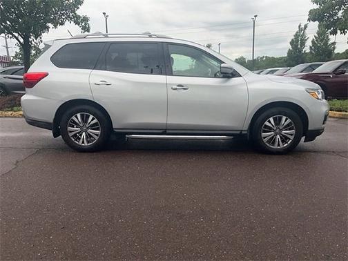 2018 Nissan Pathfinder SV