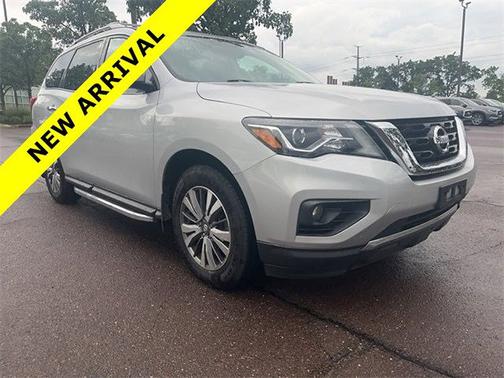 2018 Nissan Pathfinder SV