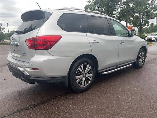 2018 Nissan Pathfinder SV