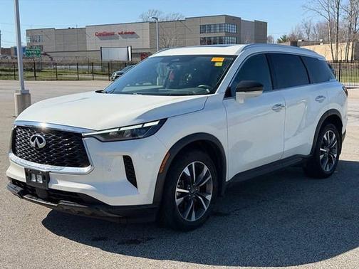 Majestic White 2023 INFINITI QX60 LUXE