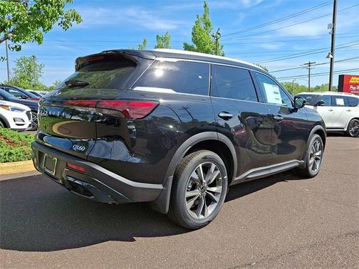 2025 INFINITI QX60 LUXE