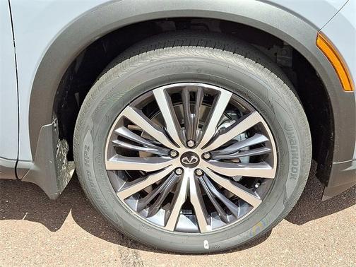 2025 INFINITI QX60 SENSORY