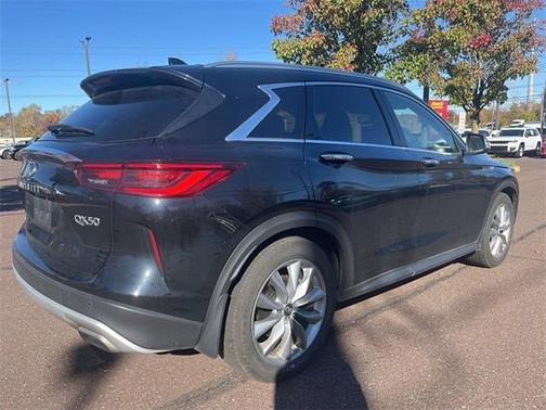 2022 INFINITI QX50 LUXE