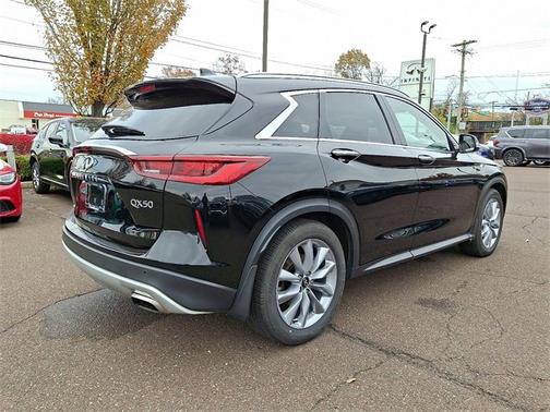 2022 INFINITI QX50 LUXE
