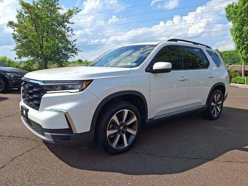 Platinum White 2023 Honda Pilot Touring 8-Passenger