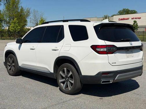 Platinum White 2023 Honda Pilot Touring 8-Passenger