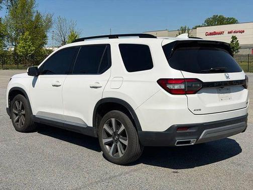 Platinum White 2023 Honda Pilot Touring 8-Passenger