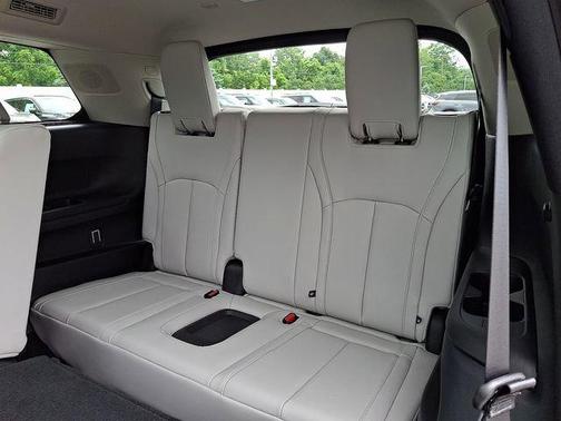 Radiant White 2027 INFINITI QX60 LUXE AWD