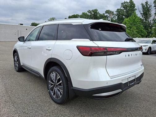 Radiant White 2027 INFINITI QX60 LUXE AWD