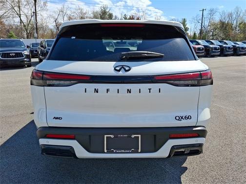 2025 INFINITI QX60 LUXE