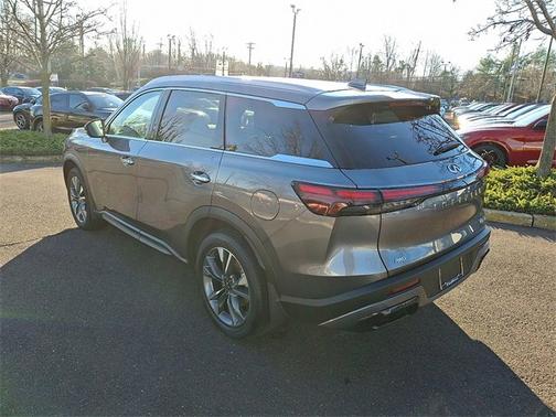 2025 INFINITI QX60 LUXE