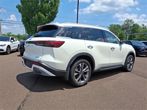 2022 INFINITI QX60 LUXE