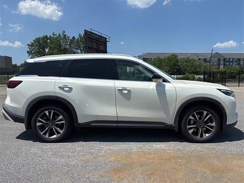 2022 INFINITI QX60 LUXE